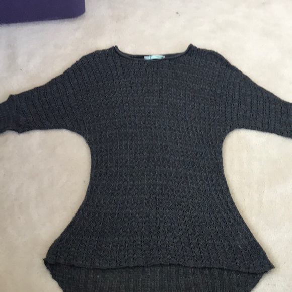 Knot 3/4 length sweater - Picture 2 of 5